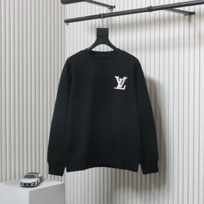 Sweatshirt mit Rundhalsausschnitt und aufgesticktem Lederetikett und Buchstaben