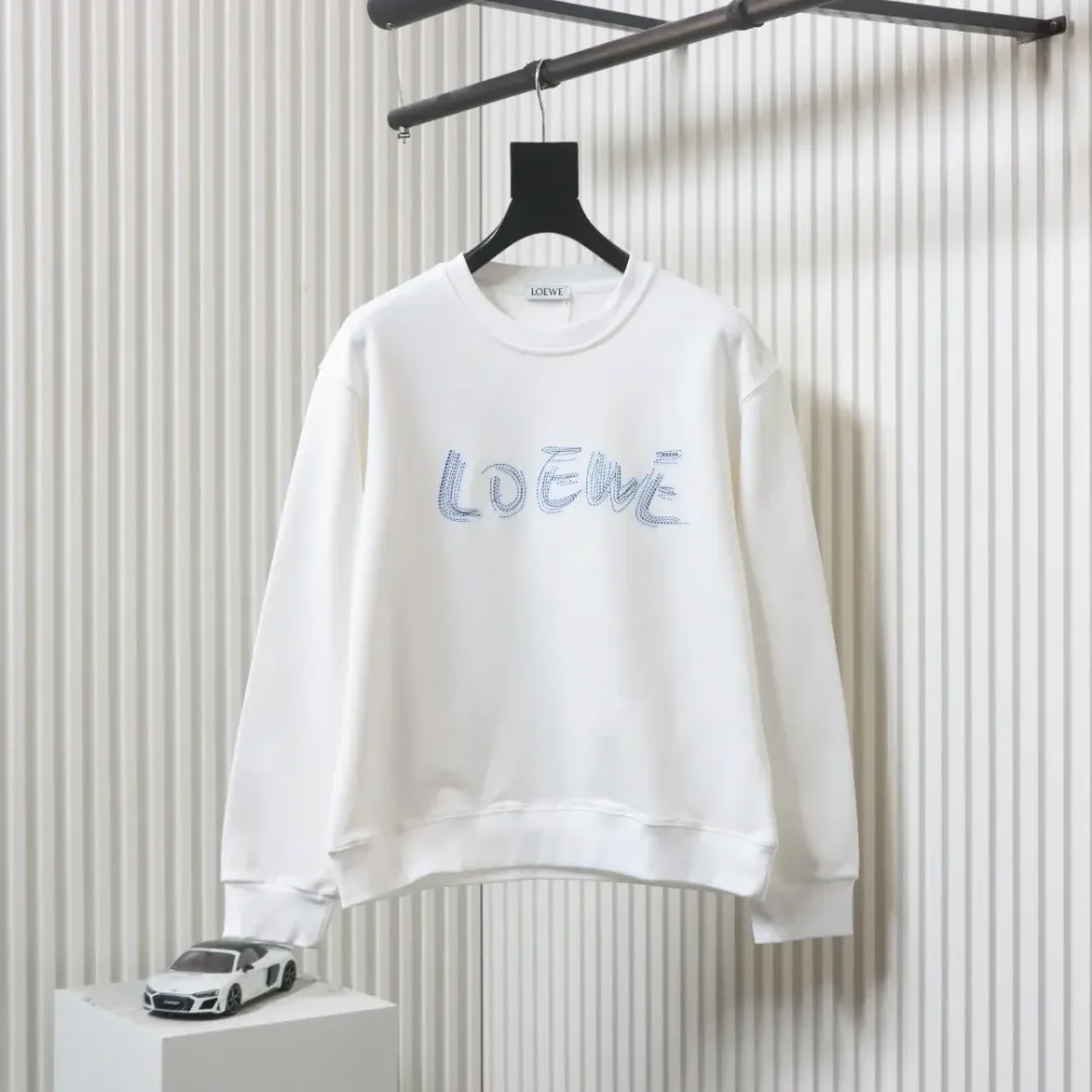 Sweatshirt mit Rundhalsausschnitt und gepunktetem Buchstabenmuster – Bild 12