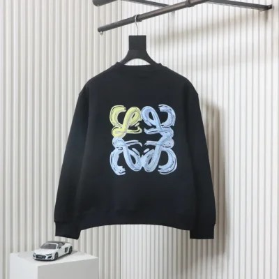 Sweatshirt mit Rundhalsausschnitt und gepunktetem Buchstabenmuster