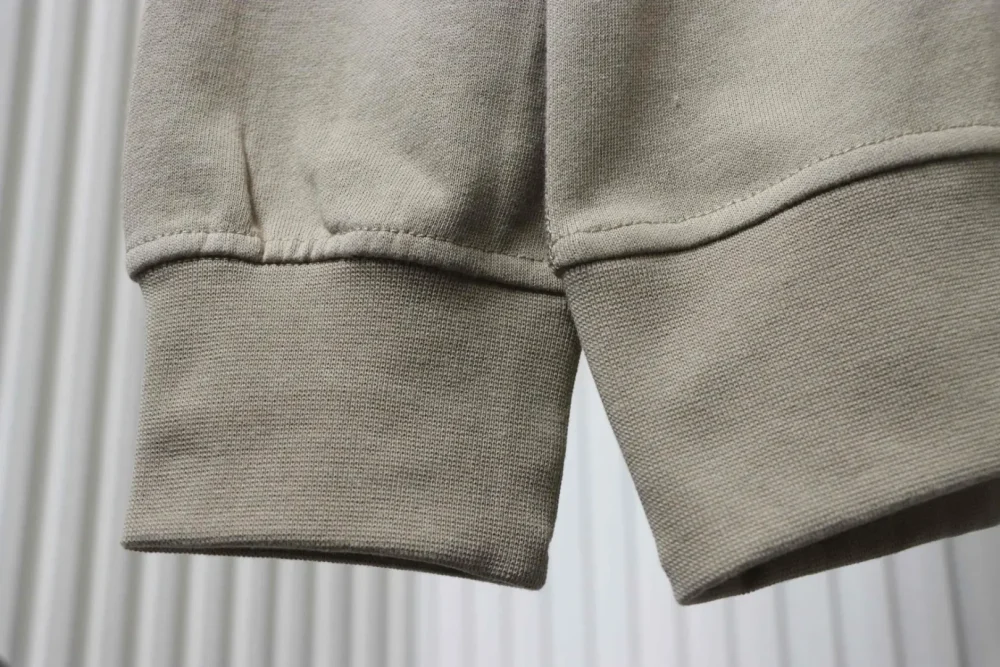 Sweatshirt mit Rundhalsausschnitt und reflektierendem Schriftzug – Bild 6