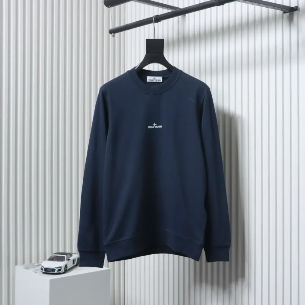 Sweatshirt mit Rundhalsausschnitt und reflektierendem Schriftzug – Bild 15