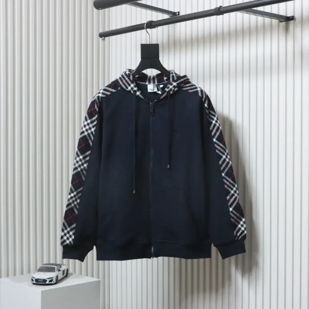 Sweatshirtjacke mit Reißverschluss und besticktem TB-Karo-Patchwork – Bild 12