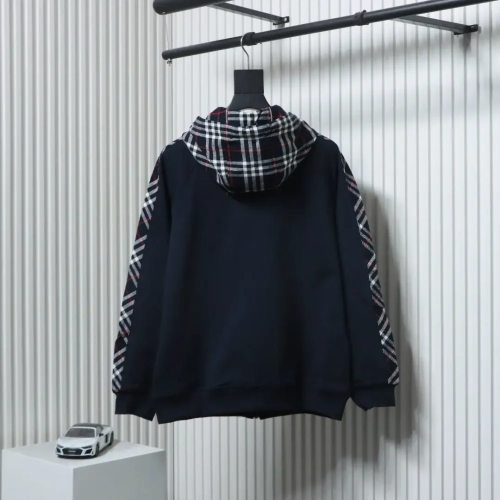 Sweatshirtjacke mit Reißverschluss und besticktem TB-Karo-Patchwork – Bild 13