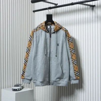 Sweatshirtjacke mit Reißverschluss und besticktem TB-Karo-Patchwork