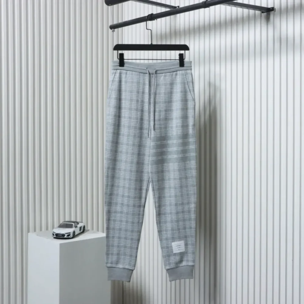 TB-Hose mit Hahnentrittmuster und Jacquardstreifen – Bild 11