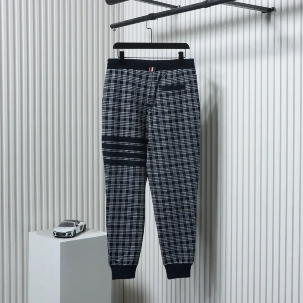 TB-Hose mit Hahnentrittmuster und Jacquardstreifen – Bild 2