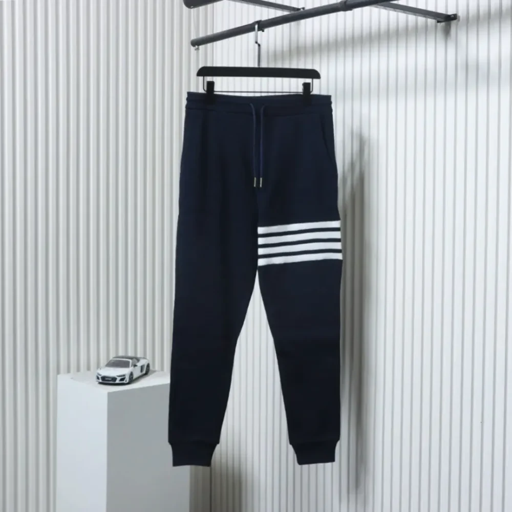 Thom Browne Klassische Jogginghose mit Waffelmuster – Bild 16