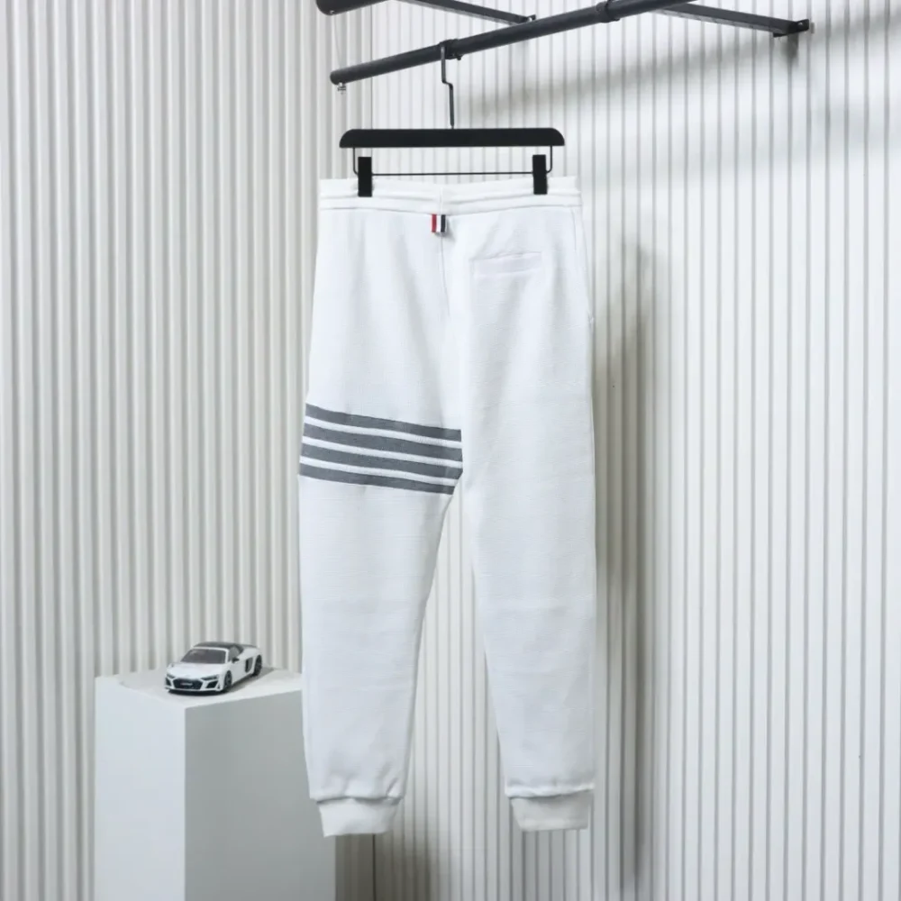Thom Browne Klassische Jogginghose mit Waffelmuster – Bild 2
