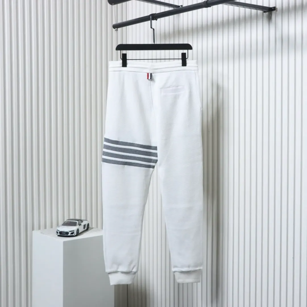 Thom Browne Klassische Jogginghose mit Waffelmuster – Bild 2