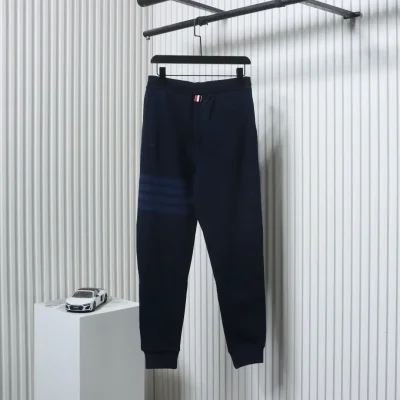Thom Browne Neue garngefärbte Hose mit vertikalem Bein1