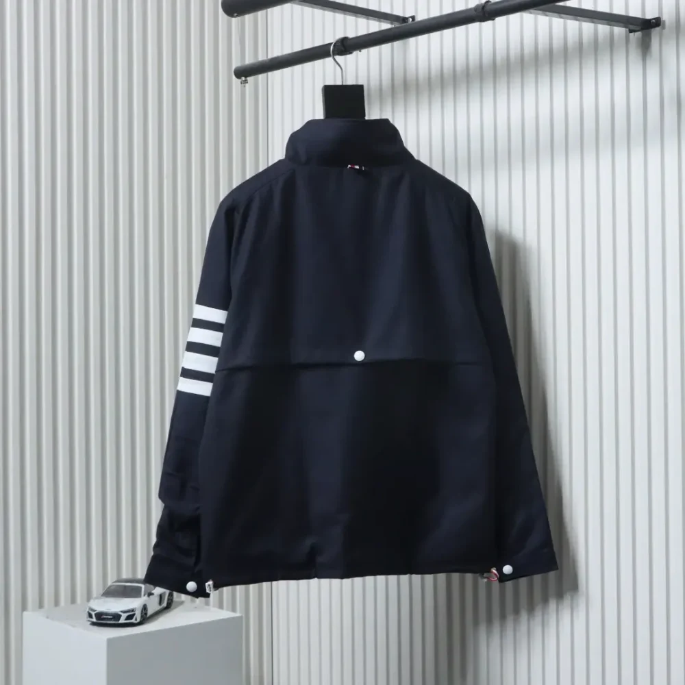 Thom Browne Windjacke mit garngefärbtem Vier-Riegel-Reißverschluss – Bild 11