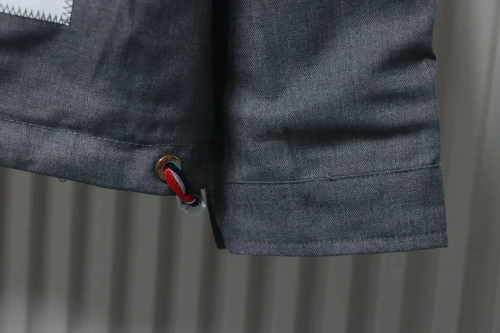 Thom Browne Windjacke mit garngefärbtem Vier-Riegel-Reißverschluss – Bild 5