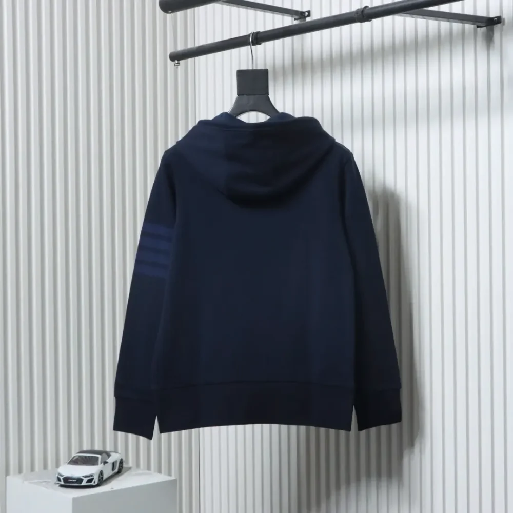 Thom Browne klassisches, garngefärbtes Kapuzensweatshirt mit vier Balken – Bild 4