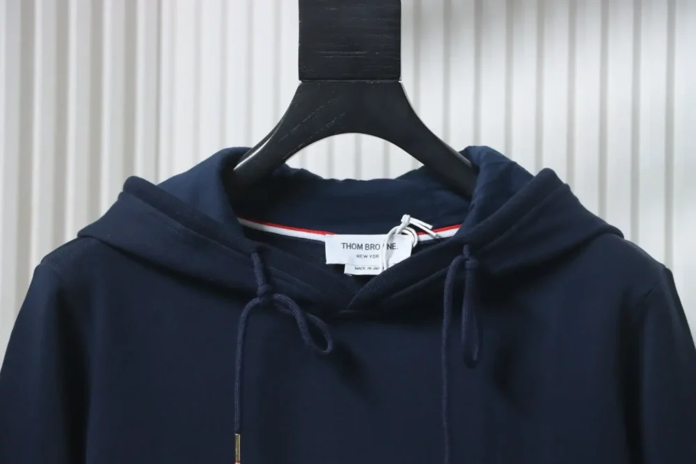 Thom Browne klassisches, garngefärbtes Kapuzensweatshirt mit vier Balken – Bild 5