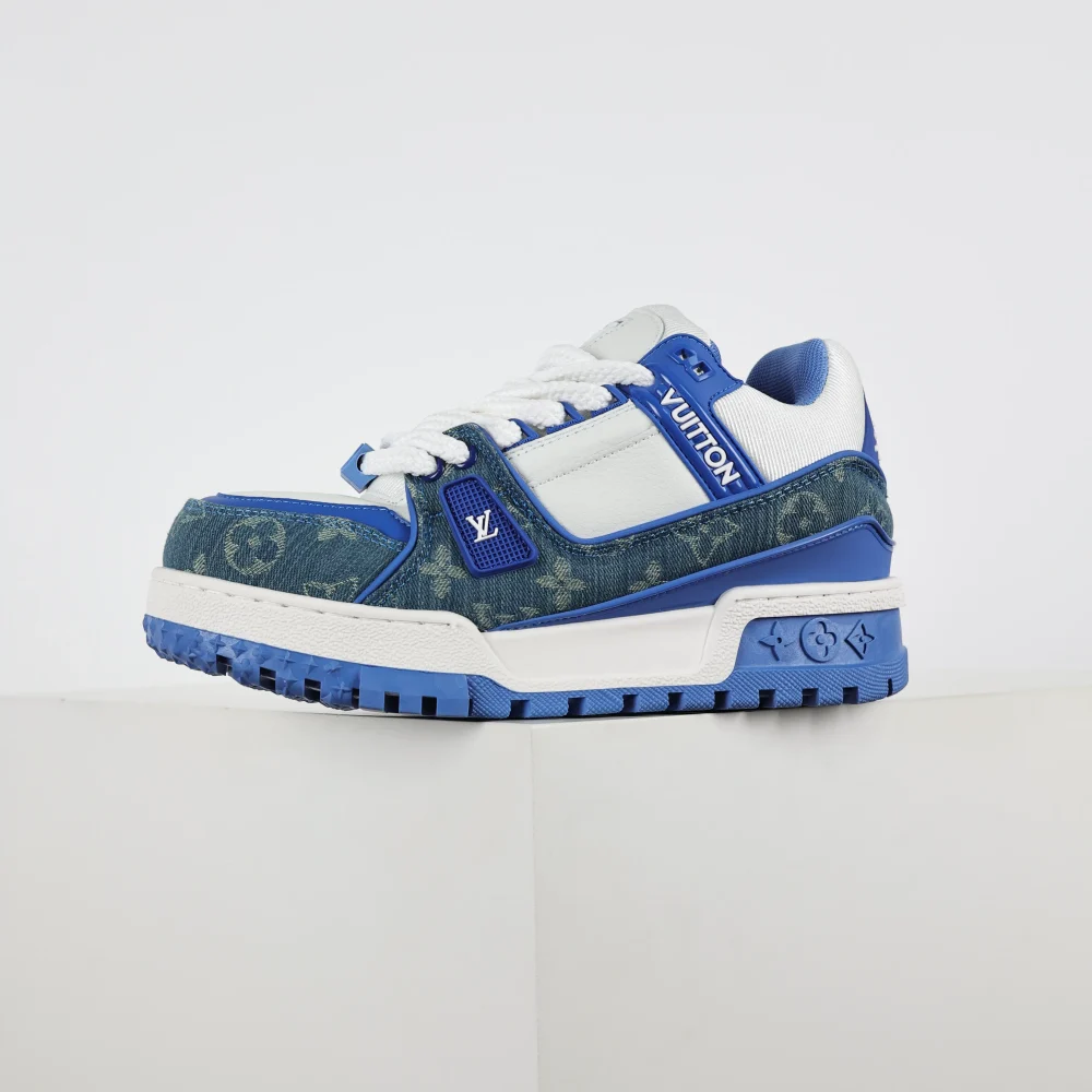 Trainer Maxi-Sneaker in Blau mit Monogramm und Weiß – Bild 5