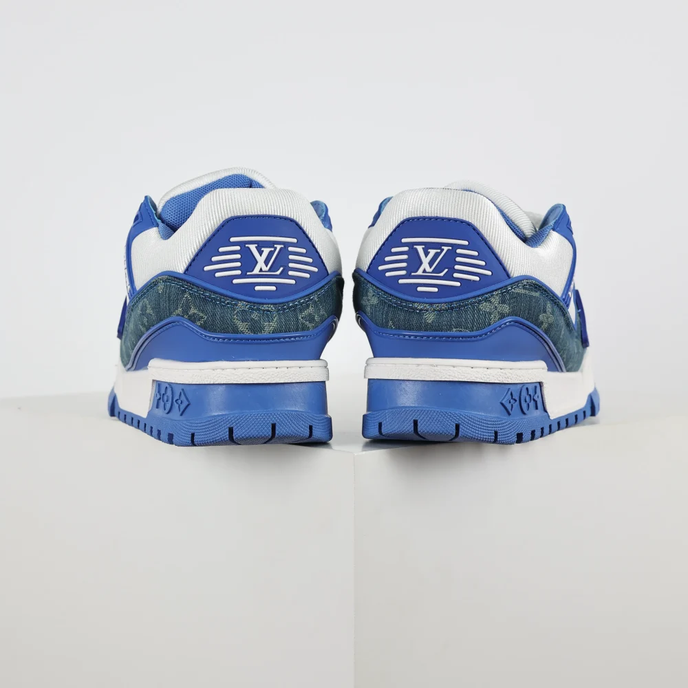 Trainer Maxi-Sneaker in Blau mit Monogramm und Weiß – Bild 4