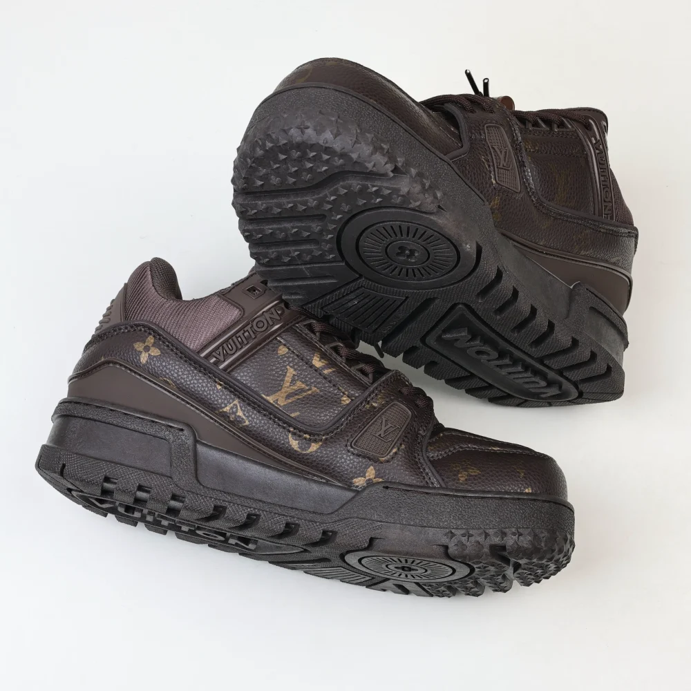 Trainer Maxi-Sneaker in Braun mit Monogramm-Klassiker – Bild 8