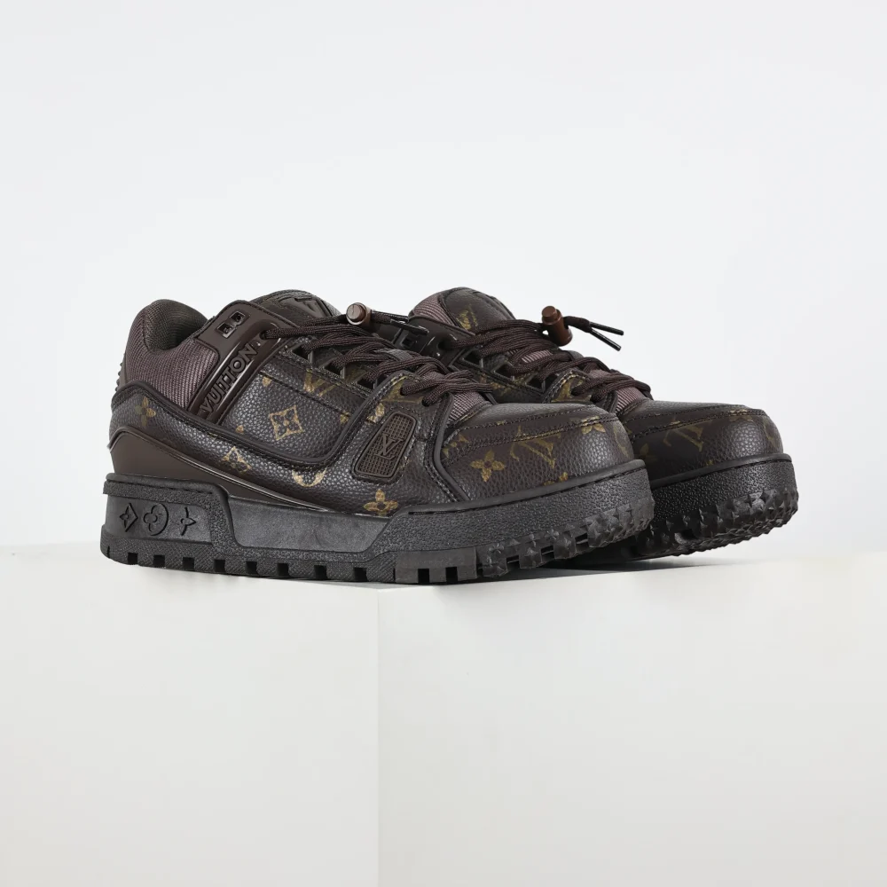 Trainer Maxi-Sneaker in Braun mit Monogramm-Klassiker – Bild 3