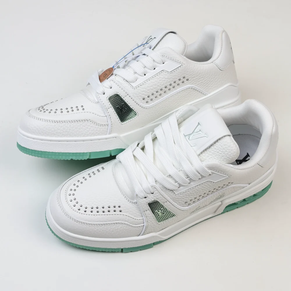 Trainer flache Schnür-Low-Top-Sneaker aus Rindsleder in Weiß und Grün – Bild 7
