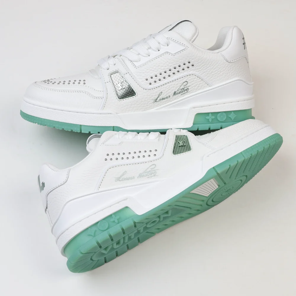 Trainer flache Schnür-Low-Top-Sneaker aus Rindsleder in Weiß und Grün – Bild 9