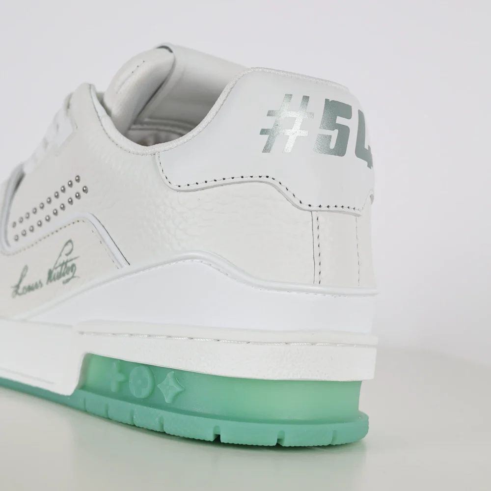 Trainer flache Schnür-Low-Top-Sneaker aus Rindsleder in Weiß und Grün – Bild 11