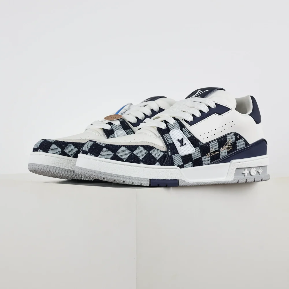 Trainer x Nigo Niedrige Schnürsneaker mit runder Zehenpartie und weißem und blauem Schachbrettmuster – Bild 2