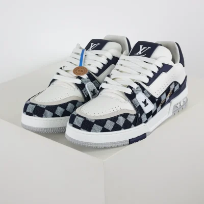 Trainer x Nigo Niedrige Schnürsneaker mit runder Zehenpartie und weißem und blauem Schachbrettmuster