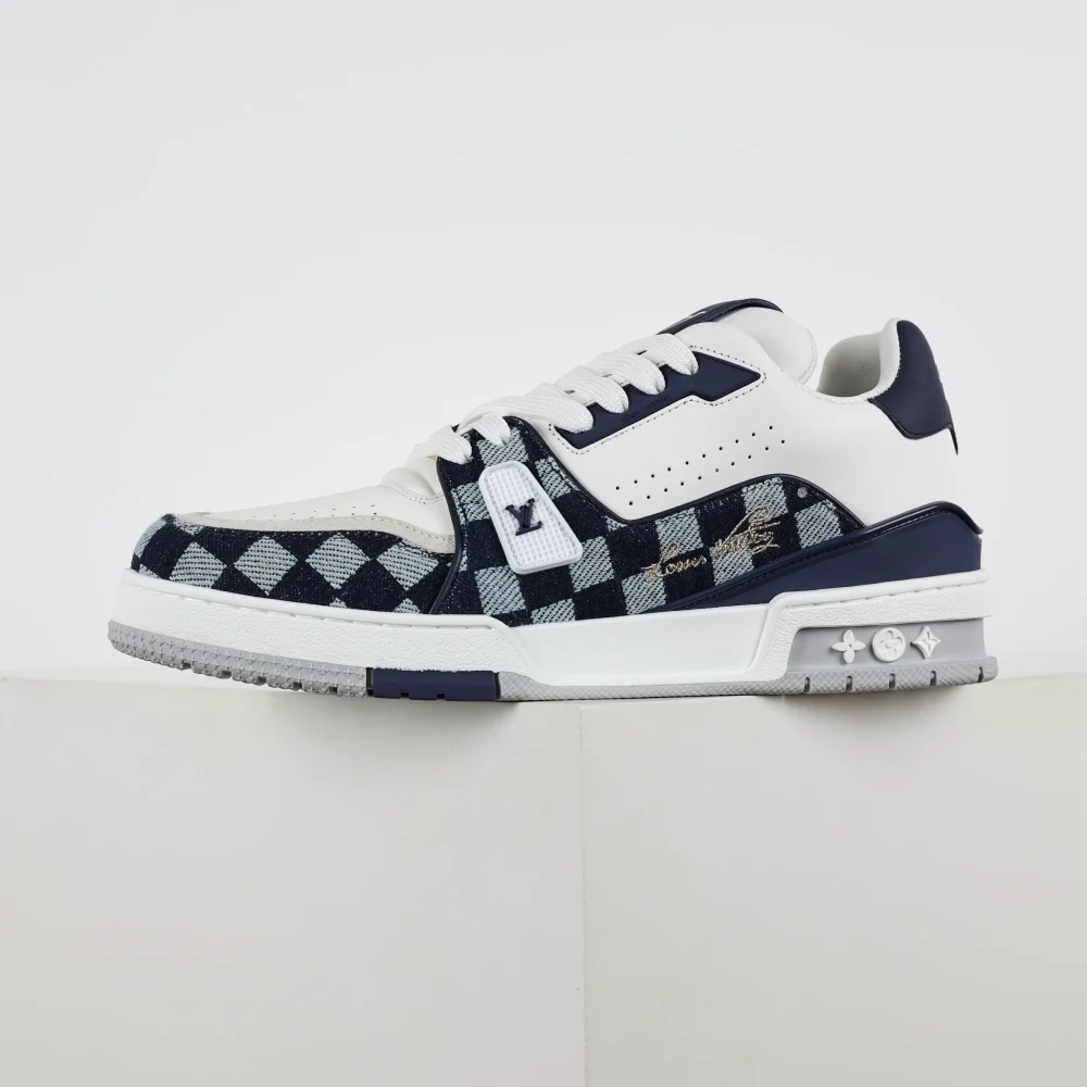 Trainer x Nigo Niedrige Schnürsneaker mit runder Zehenpartie und weißem und blauem Schachbrettmuster – Bild 4