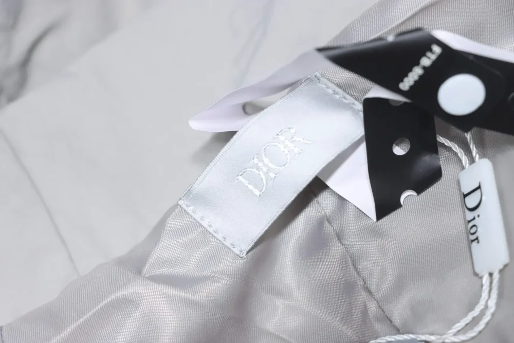 Trenchcoat mit Kapuze und Schriftzug-Stickerei – Bild 6