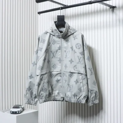 Windjacke mit Reißverschluss und Monogramm-Volldruck