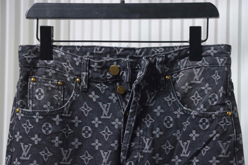 Zerrissene Jeanshose mit Volldruck XXL – Bild 3