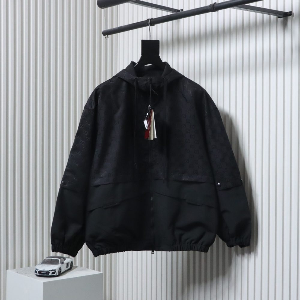G.UCC1 Patchwork-Windjacke mit durchgehendem Monogramm-Print und Kapuze – Bild 11