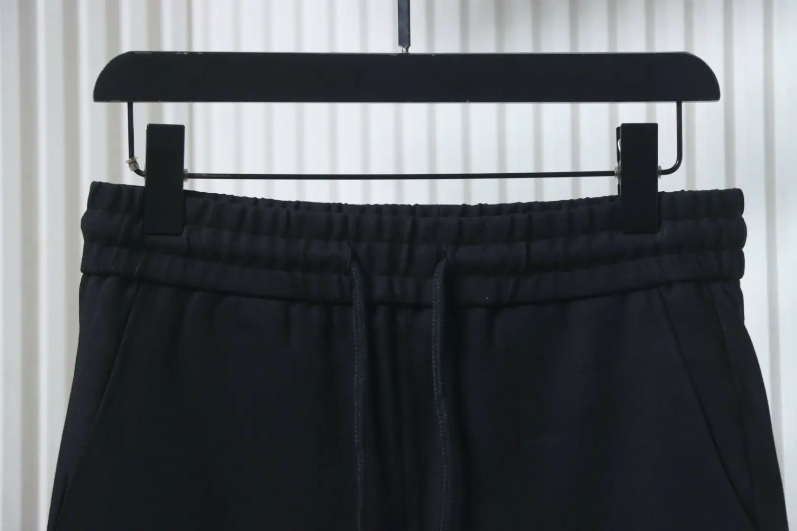 Arbeitshose mit seitlichen Gurtbandeinsätzen – Bild 4