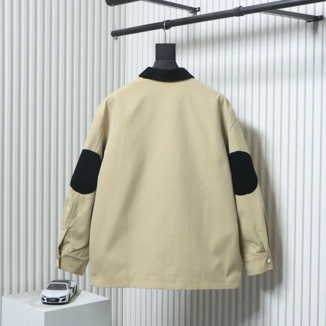 Arbeitsjacke mit Stickerei auf der Brust – Bild 2