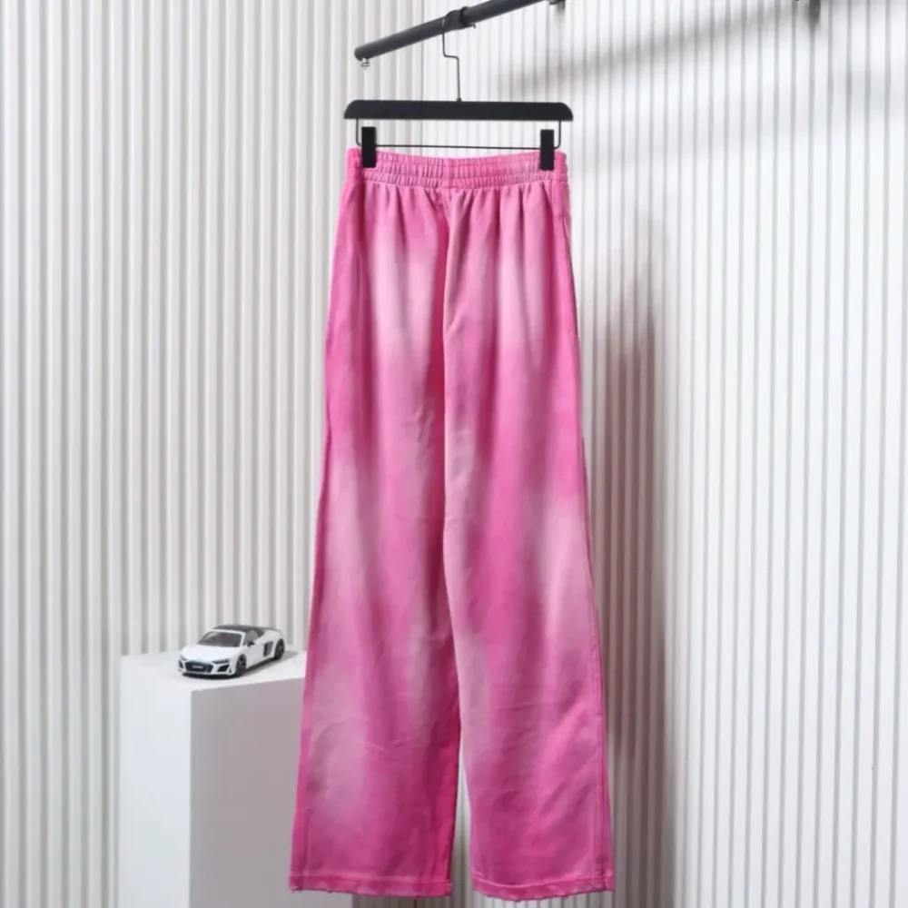 Balenciaga BLCG Hose mit weitem Bein und verwaschenem Batikmuster und aufgestickter Schneeflocken-Cola – Bild 2