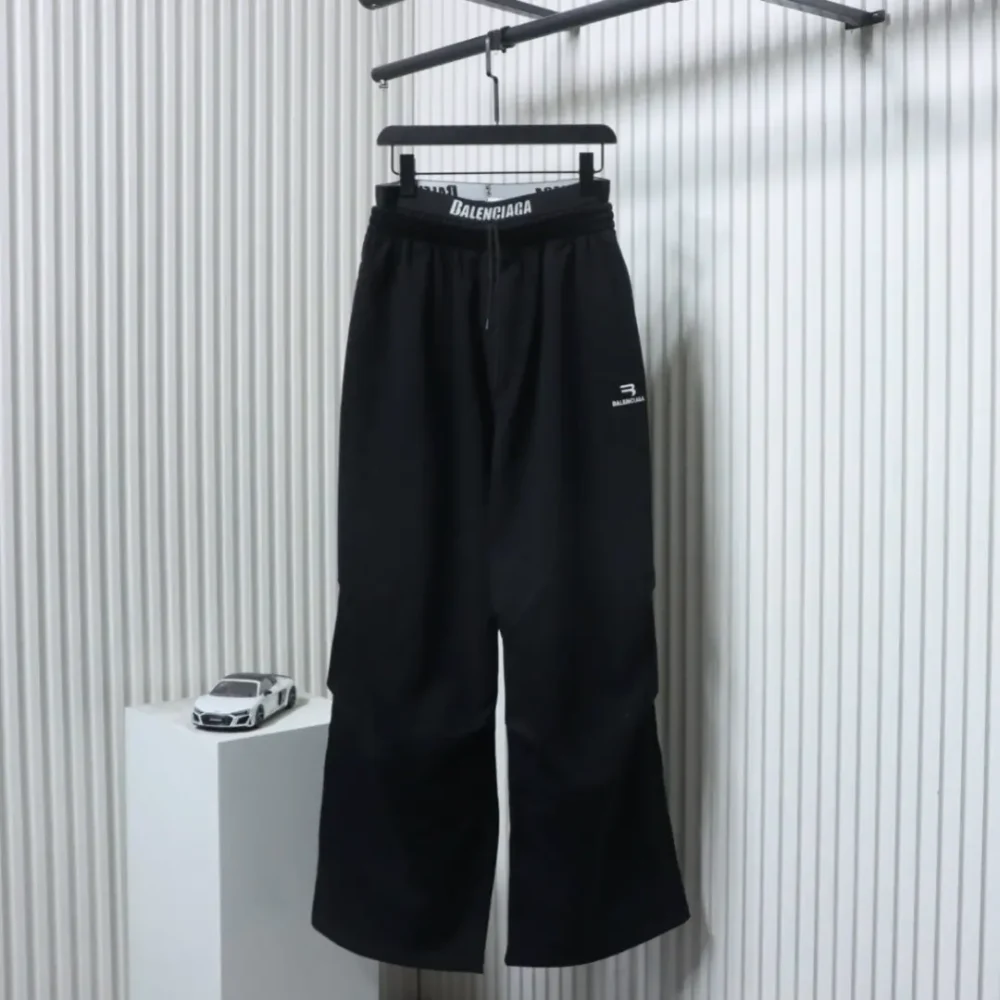 Balenciaga BLCG Pre-Fall Baggy-Hose mit weitem Bein und Doppelgürtel