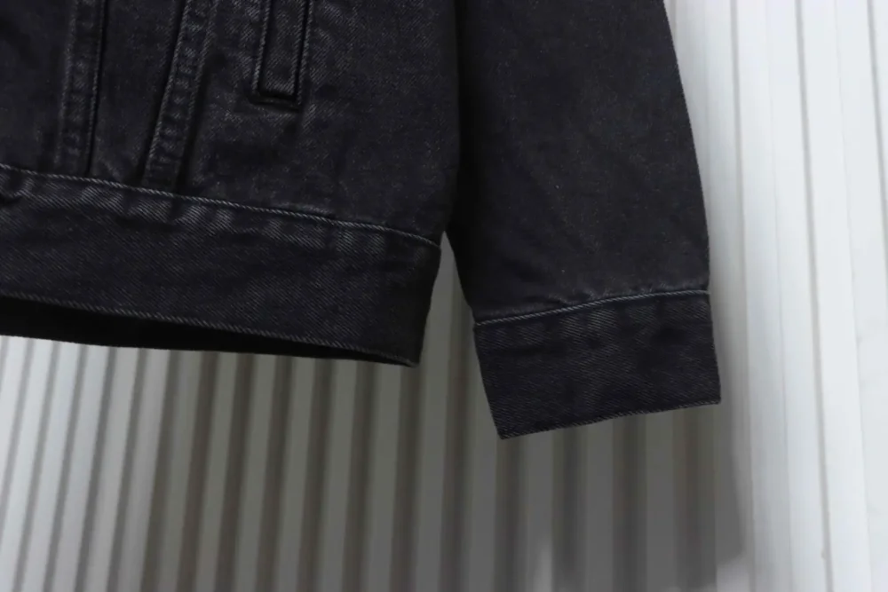 Balenciaga Klassische Jeansjacke mit Cola-Logo-Stickerei – Bild 11
