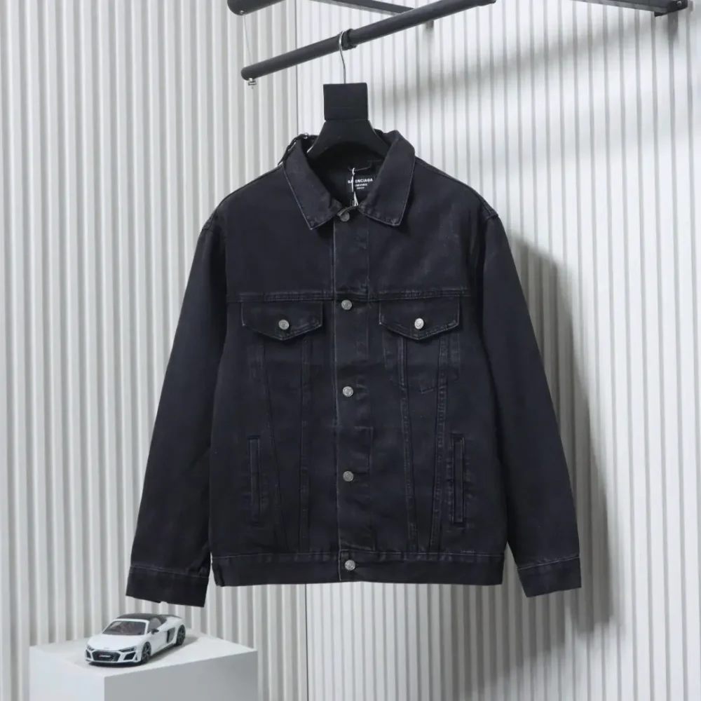 Balenciaga Klassische Jeansjacke mit Cola-Logo-Stickerei – Bild 2