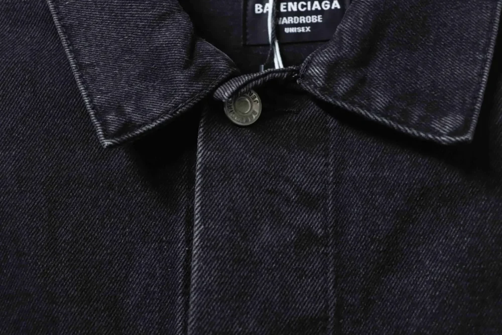 Balenciaga Klassische Jeansjacke mit Cola-Logo-Stickerei – Bild 6