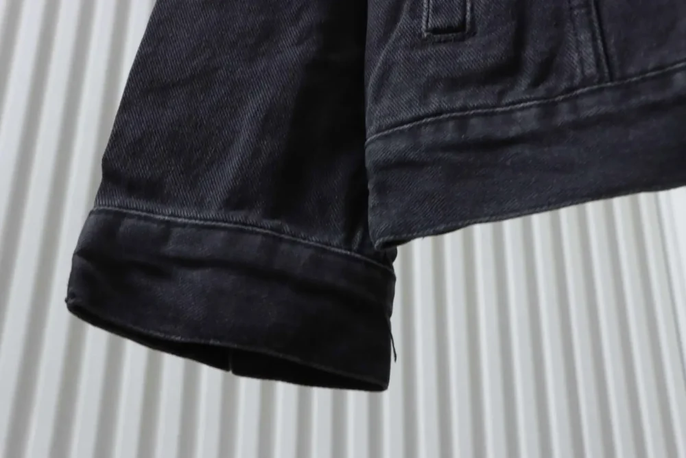 Balenciaga – Weiße Jeansjacke mit Doppel-B-Graffiti und Tintenspritzern XXL – Bild 6