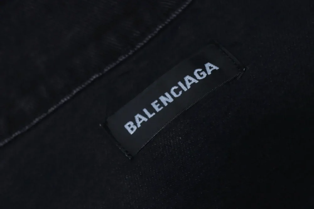 Balenciaga – Weiße Jeansjacke mit Doppel-B-Graffiti und Tintenspritzern XXL – Bild 10