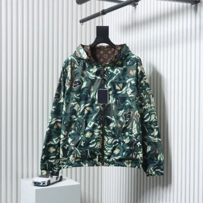 Doppelseitige Windjacke mit Camouflage-Monogramm