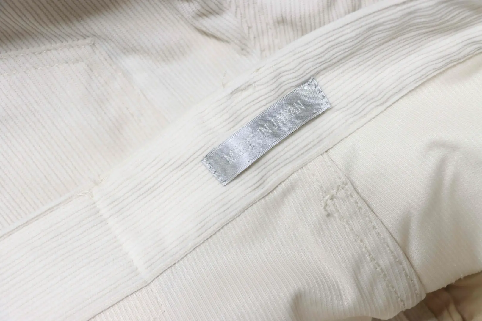 Einfarbige Cordhose – Bild 10