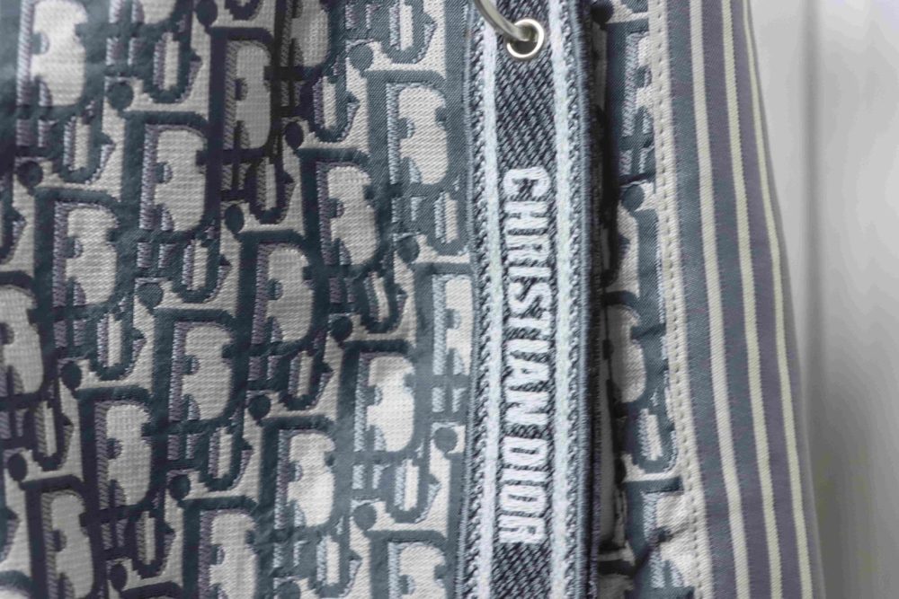 Gewebte Hose mit Allover-Jacquard-Print und seitlichem Webband – Bild 6