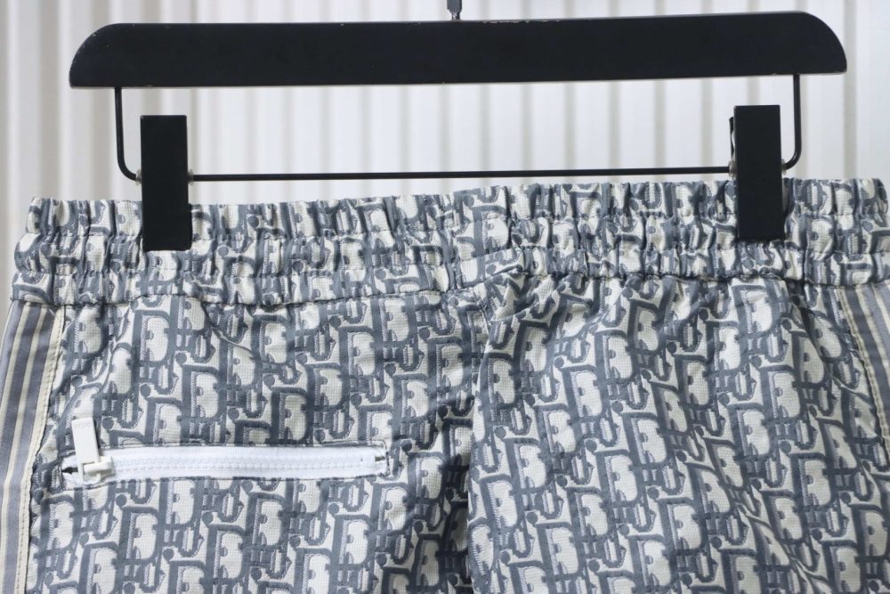 Gewebte Hose mit Allover-Jacquard-Print und seitlichem Webband – Bild 4