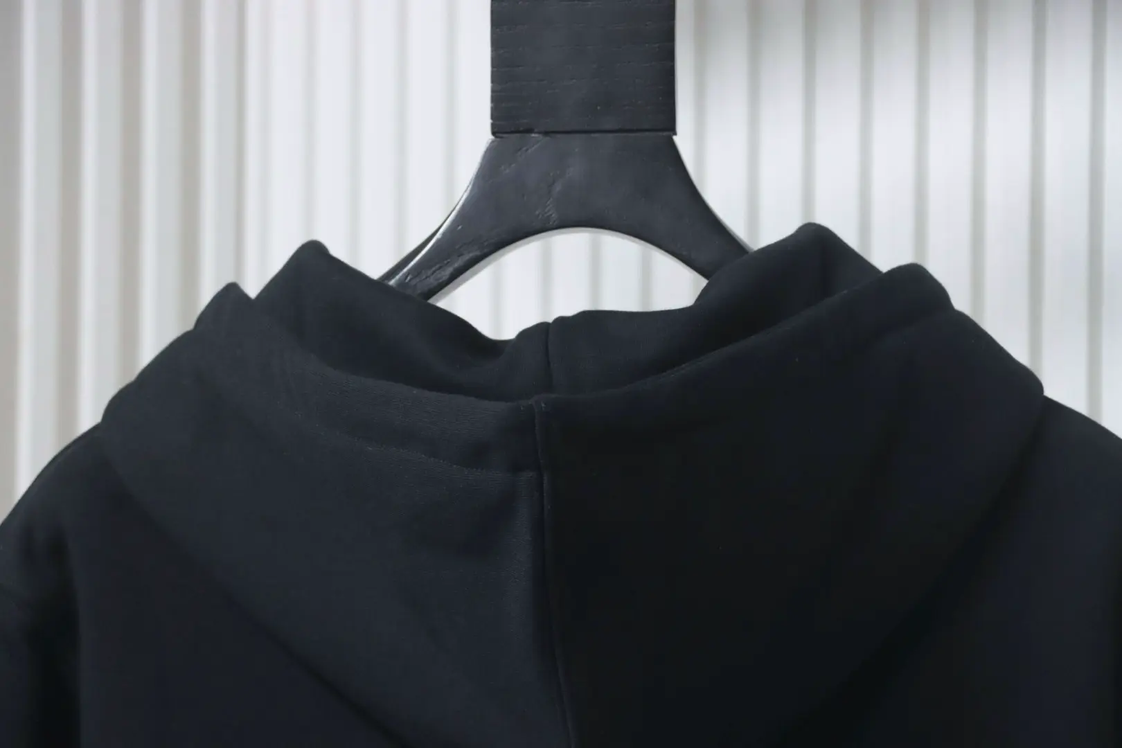 Hoodie mit Farbverlauf und Blumenmuster – Bild 4