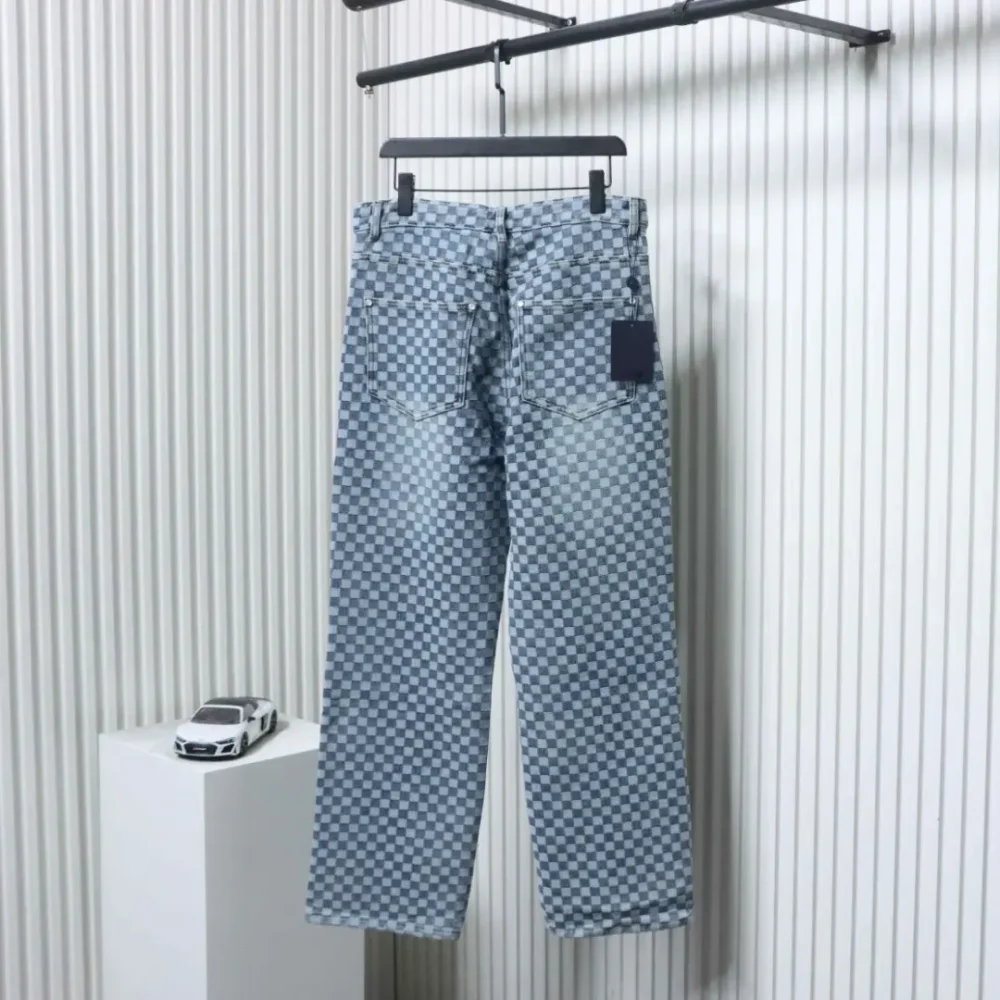 Jacquard-Jeanshose mit Schachbrettmuster – Bild 2
