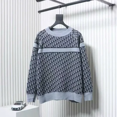 Jacquard-Pullover mit Rundhalsausschnitt und beidseitigem Monogramm