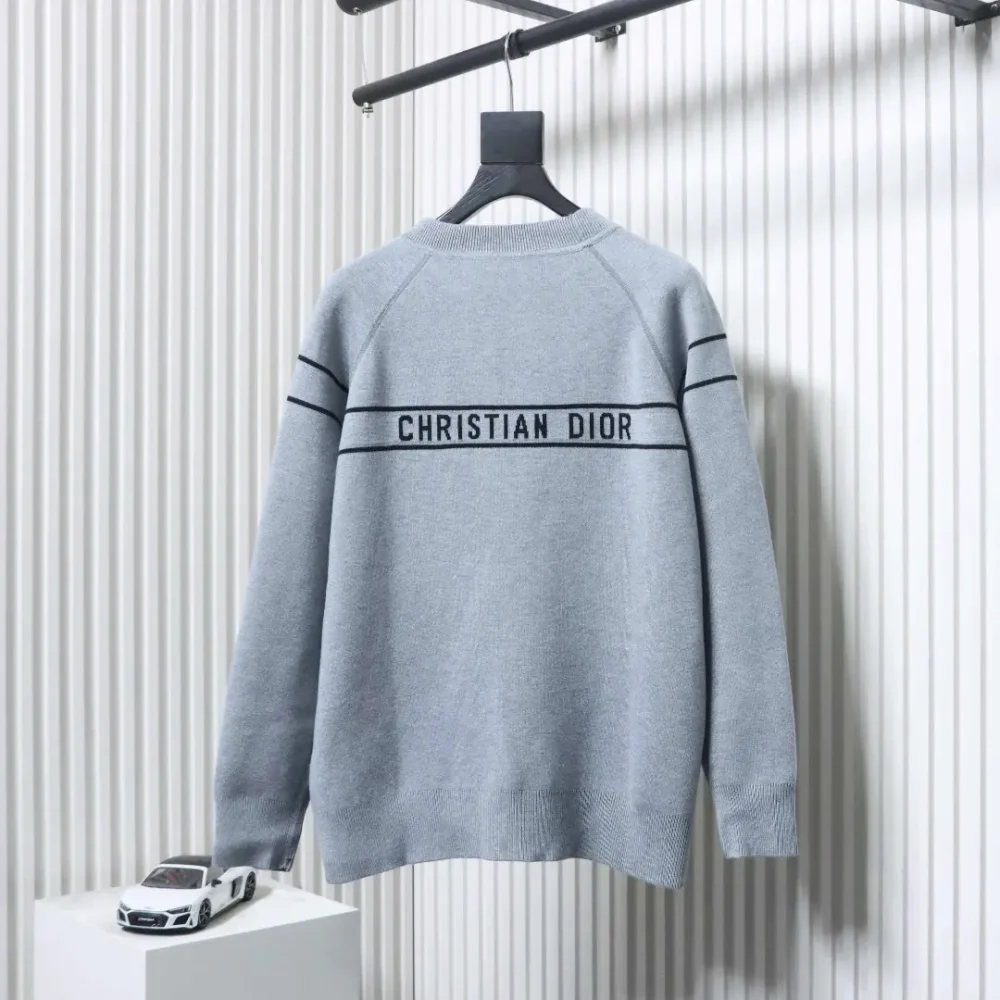 Jacquard-Pullover mit Rundhalsausschnitt und beidseitigem Monogramm (Beidseitig tragbar) – Bild 4