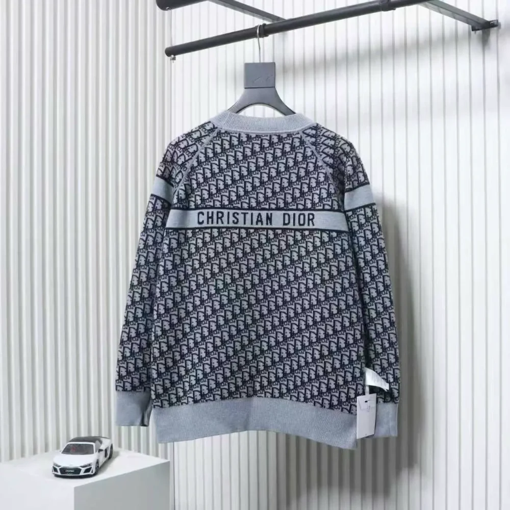 Jacquard-Pullover mit Rundhalsausschnitt und beidseitigem Monogramm (Beidseitig tragbar) – Bild 2